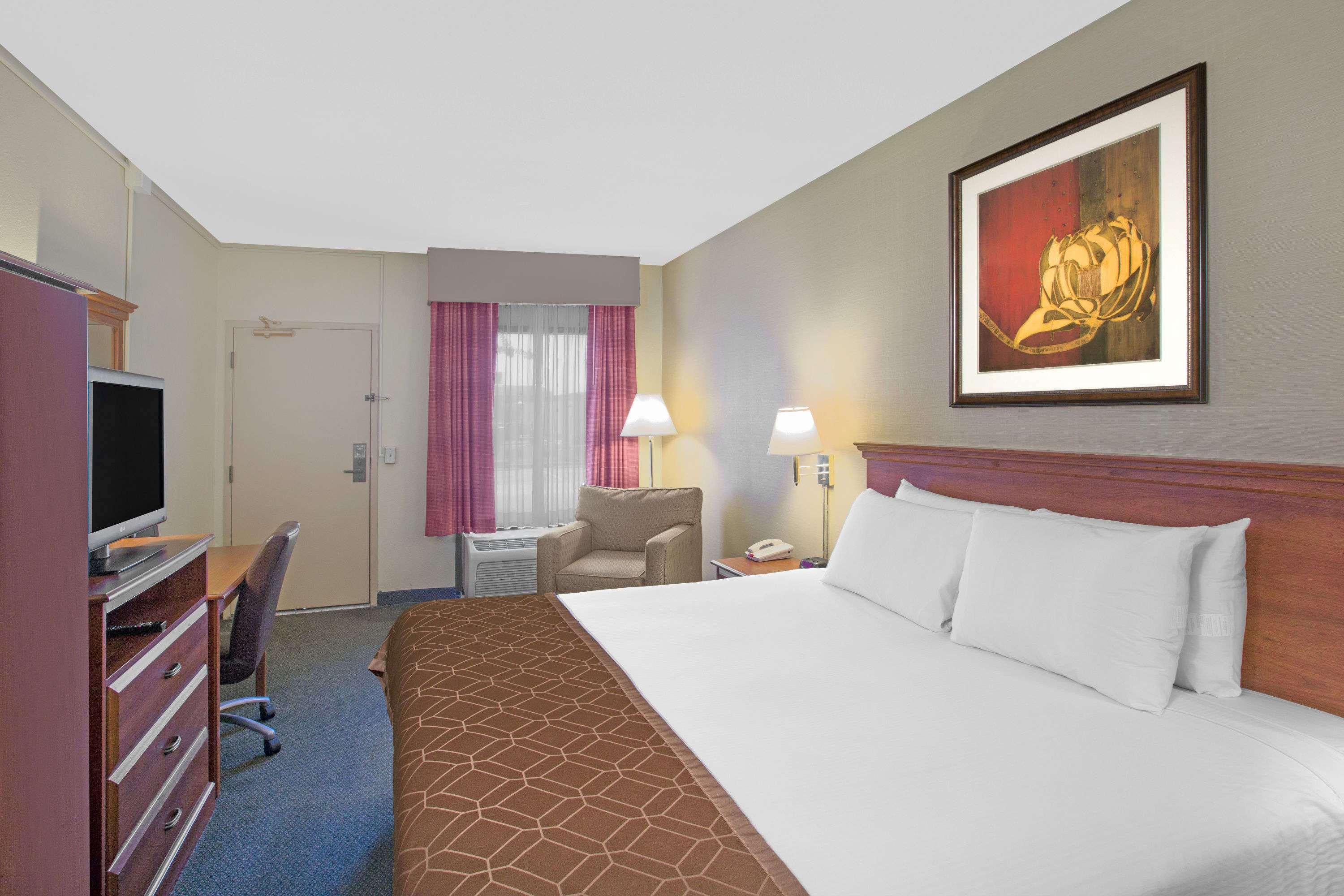 Baymont By Wyndham Camp Lejeune Jacksonville Exterior foto